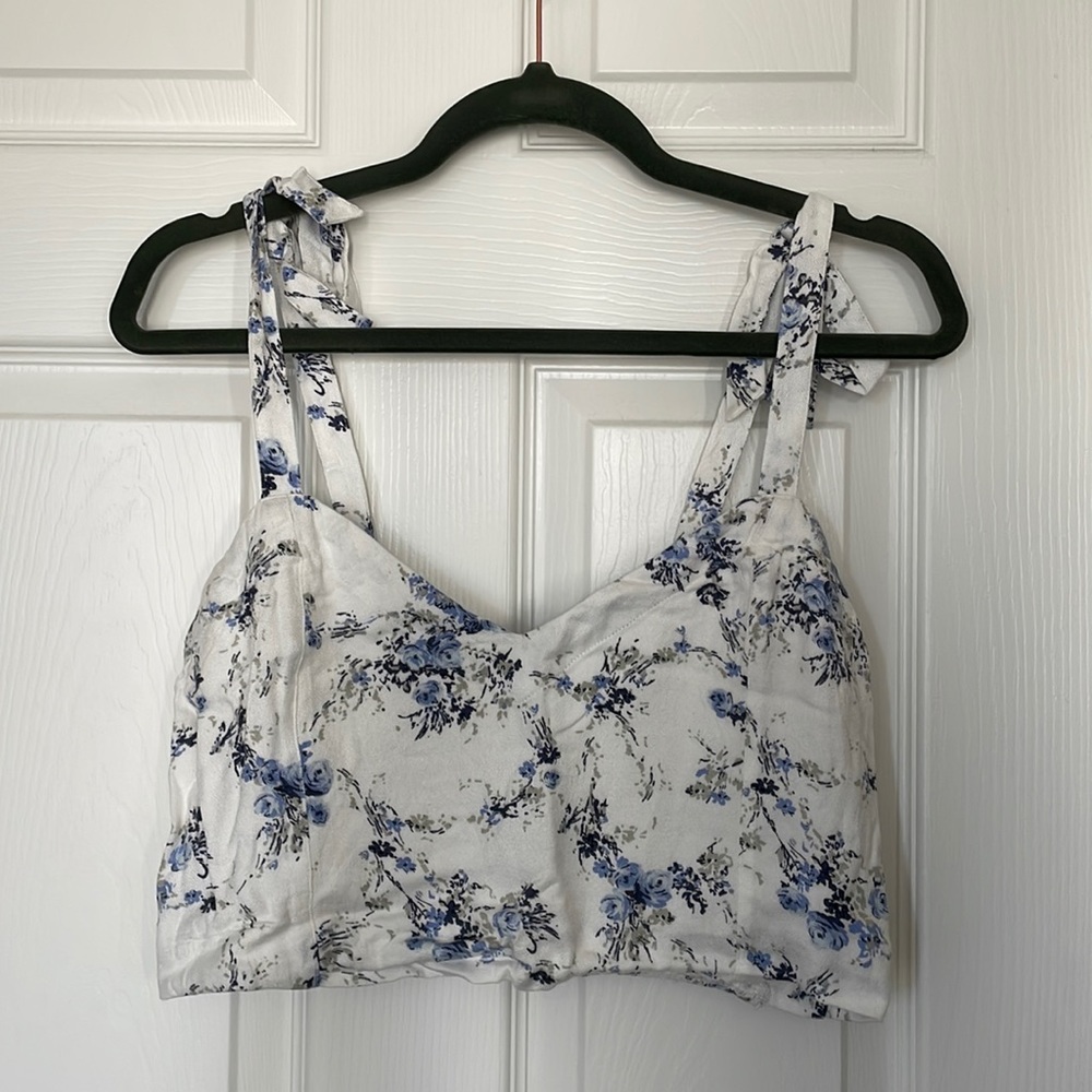 NWT Abercrombie Floral Crop Top